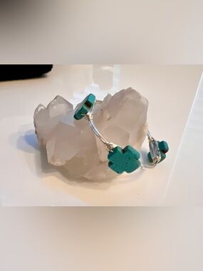 Turquoise Cross Stone Silver Wire-Wrap Bracelet